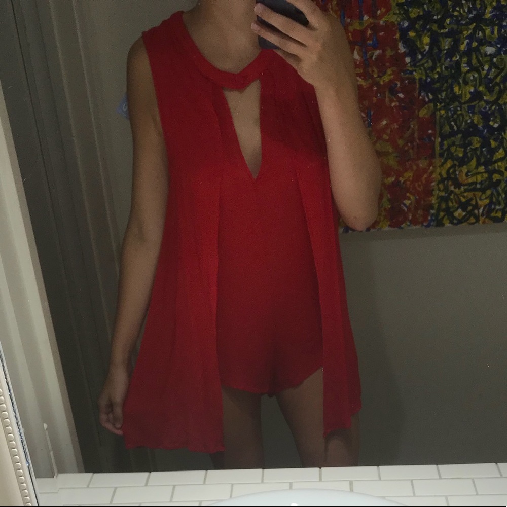Red romper. - Picture 4 of 5